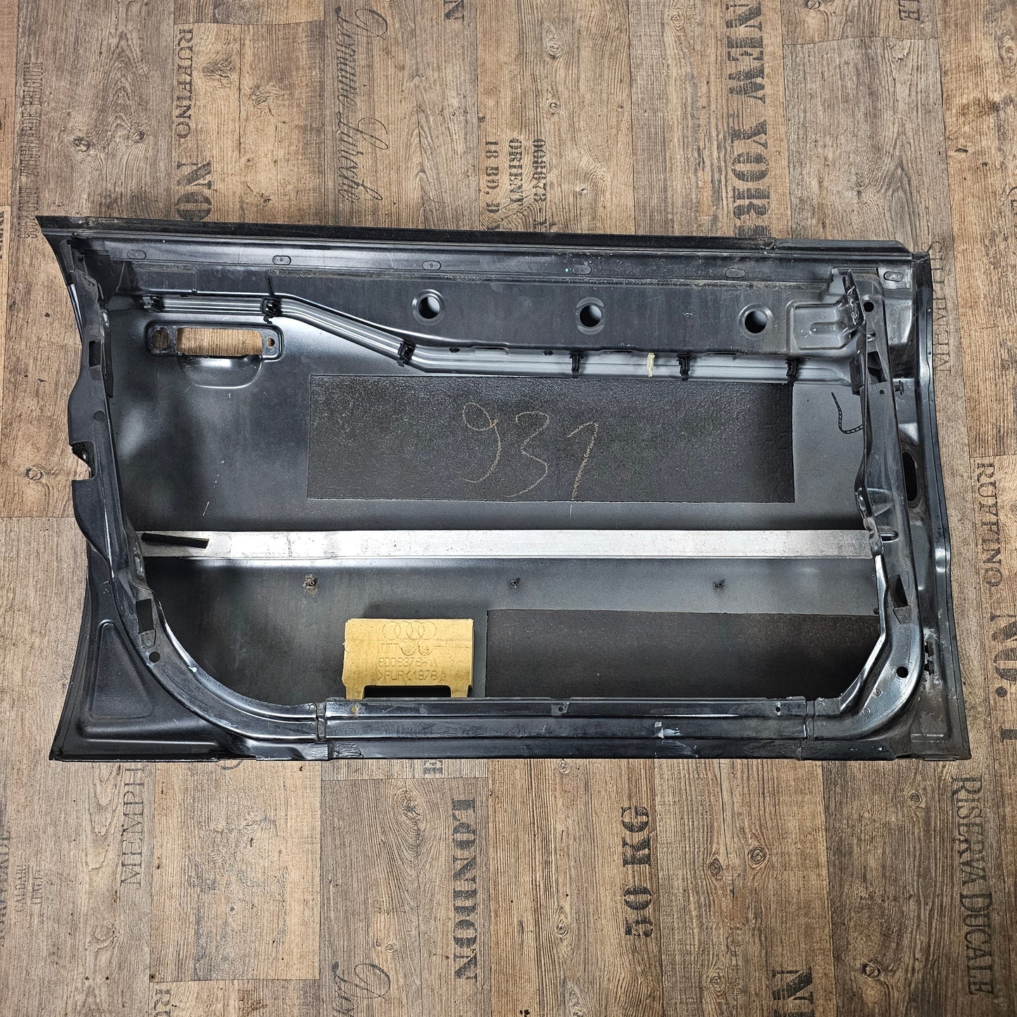 Tür vorne links Audi A4 B5 8E LZ9U Vulkanschwarz Perleffekt