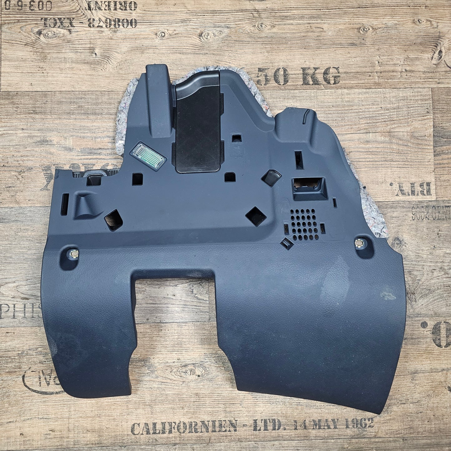 Verkleidung Armaturenbrett vorne links Audi A6 4F 4F1 863 075 Indigo Blau - gebraucht