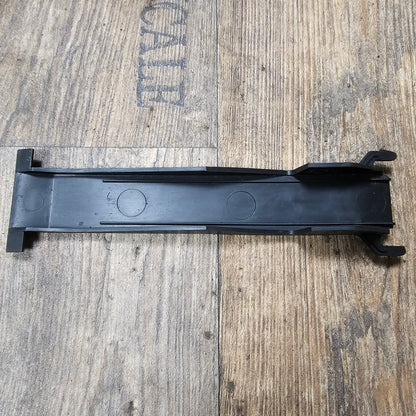 Führung für Abdeckstreifen – 1H0863221A – VW Golf 3 – gebraucht