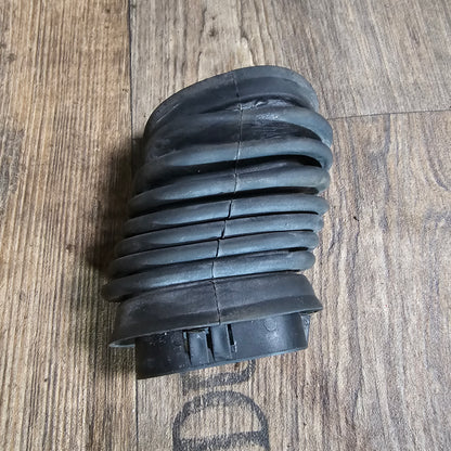 VW Golf IV / Bora / Audi A3 / A4 / A6 – Original Faltenbalg mit Halter 800 937 545 E