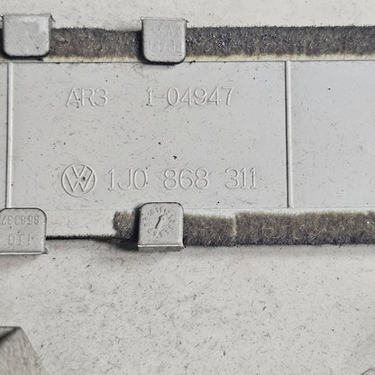 B-Säulenverkleidung links Schwarz VW Golf IV / Jetta GLI MK4 00–05 – Teilenummern 1J0 868 311 A / 1J3 867 243 C / 1J3 867 285 – Gebraucht