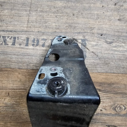 Kotflügelhalter links Audi A4 B6 8E 8E0821137B