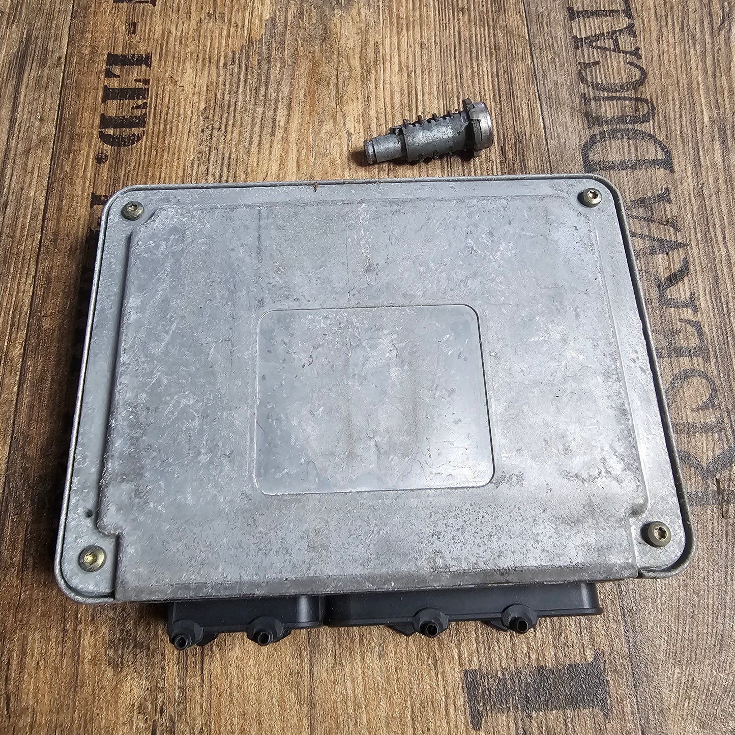 Tacho Kombiinstrument VW Golf IV 1J0919861 + Zündschloss mit 1 Schlüssel 4B0905851C + Motorsteuergerät 036 906 014 AB + Airbag Steuergerät 1J0 909 609 – Gebraucht