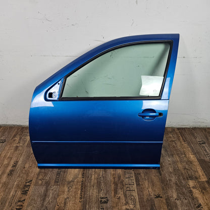 Tür vorne links VW Bora 1J2 Blau