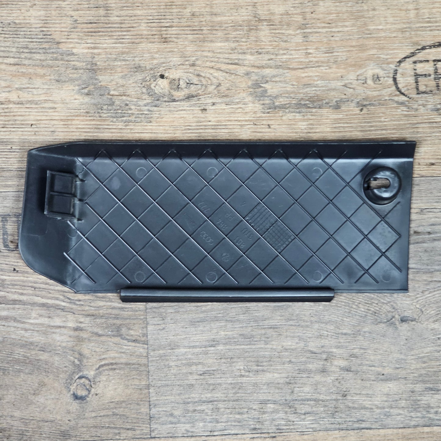 Fußstütze / Fußablage unten links Audi A4/S4/RS4 B5 VW Passat 8D1 864 777 - gebraucht