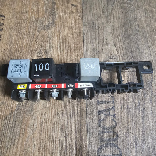Audi A6 C5 Sicherungskasten / Zentralelektrik – 8L0 941 822 A – Original VW/Audi Relaisplatte