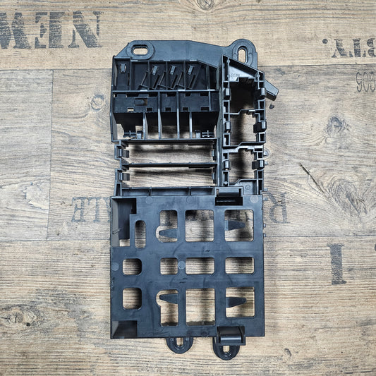Hauptsicherungskasten hinten rechts Audi A6 4F C6 4F0 971 845 A - gebraucht