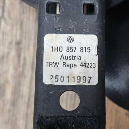 Sicherheitsgurt hinten rechts + Versteller VW Golf 3 / Vento / Cabrio – 1H4857806A + 1H0857819 – gebraucht