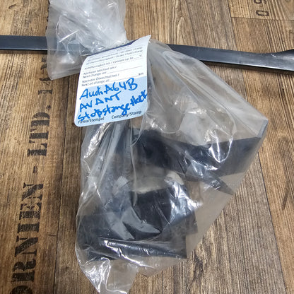 Audi A6 4B C5 Avant / facelift Original gebrauchte Heckstoßstange Stoßfänger hinten 4B9 807 511 AB schwarz