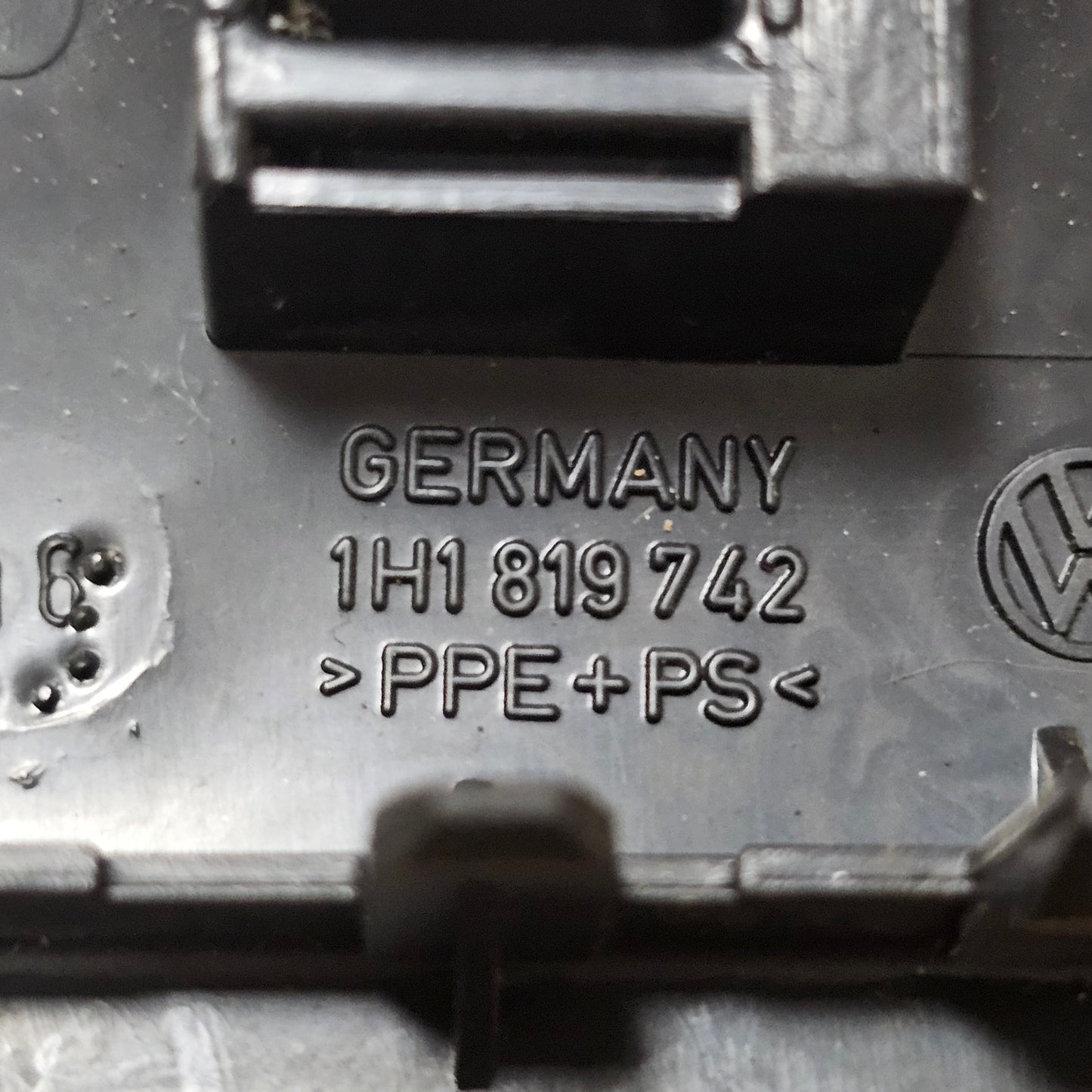 Blinddeckel Abdeckung Verkleidung schwarz – 1H1819742 – VW Golf 3 / Vento – gebraucht