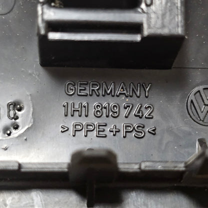 Blinddeckel Abdeckung Verkleidung schwarz – 1H1819742 – VW Golf 3 / Vento – gebraucht