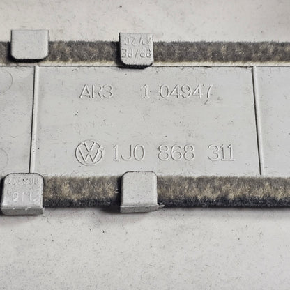 B-Säulenverkleidung rechts Schwarz VW Golf IV / Jetta GLI MK4 00–05 – Teilenummern 1J0 868 311 / 1J3 867 244 C / 1J3 867 286 – Gebraucht