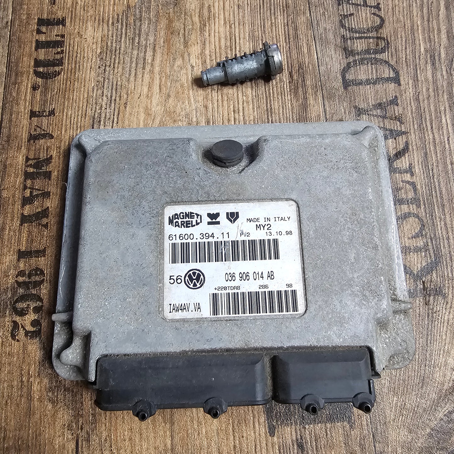 Tacho Kombiinstrument VW Golf IV 1J0919861 + Zündschloss mit 1 Schlüssel 4B0905851C + Motorsteuergerät 036 906 014 AB + Airbag Steuergerät 1J0 909 609 – Gebraucht