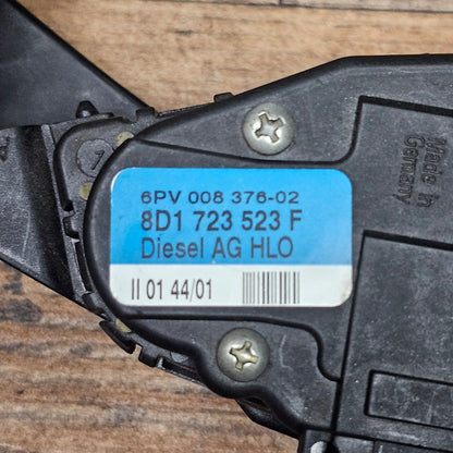 Fahrpedal / Gaspedal Audi A6 4B 8D1 723 523 F - gebraucht