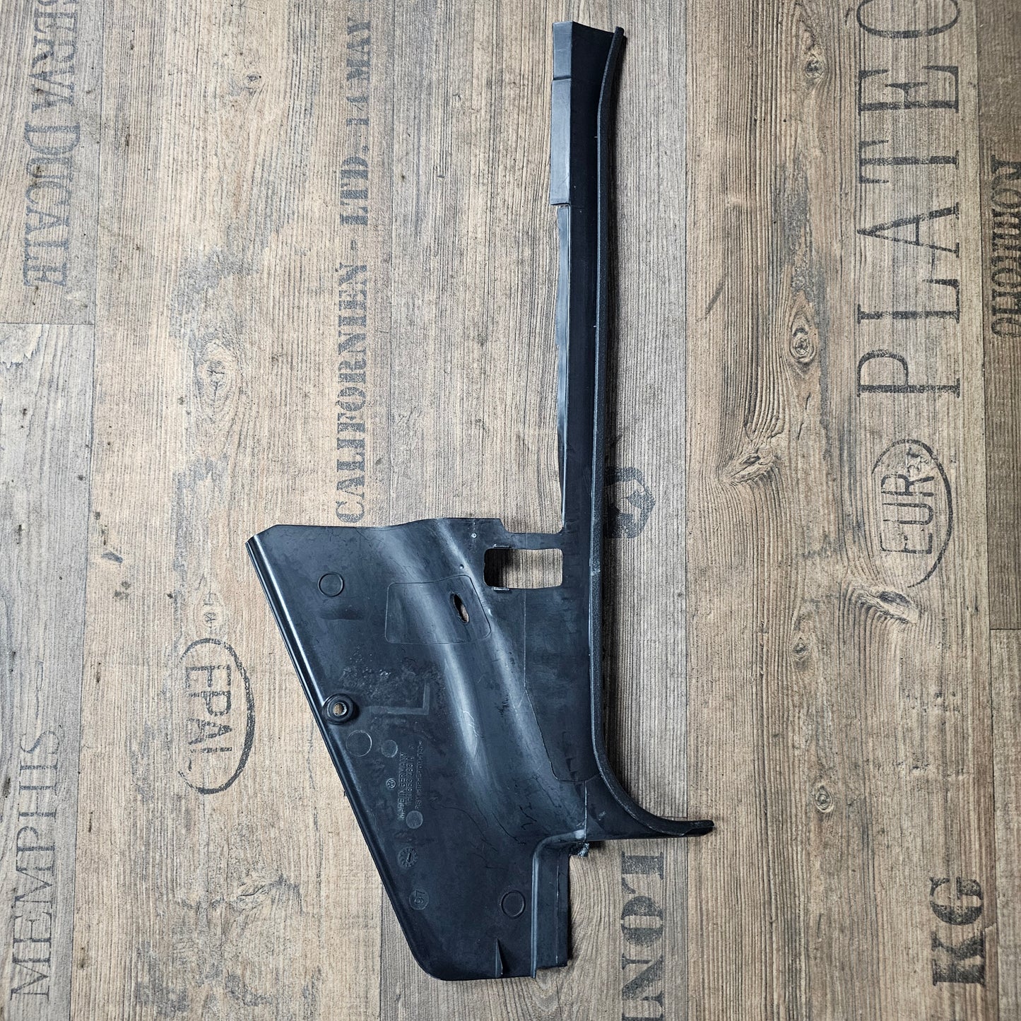 Fußraumverkleidung links schwarz VW Golf 3 / Cabrio / Vento – 1H1863483A – gebraucht