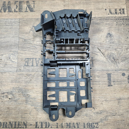 Hauptsicherungskasten hinten rechts Audi A6 4F C6 4F0 971 845 A - gebraucht