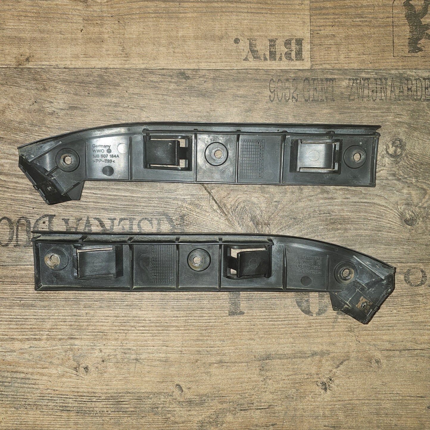 Stoßstangenhalter links und rechts VW Golf 4 Bora 1J0807184A 1J0 807 183A