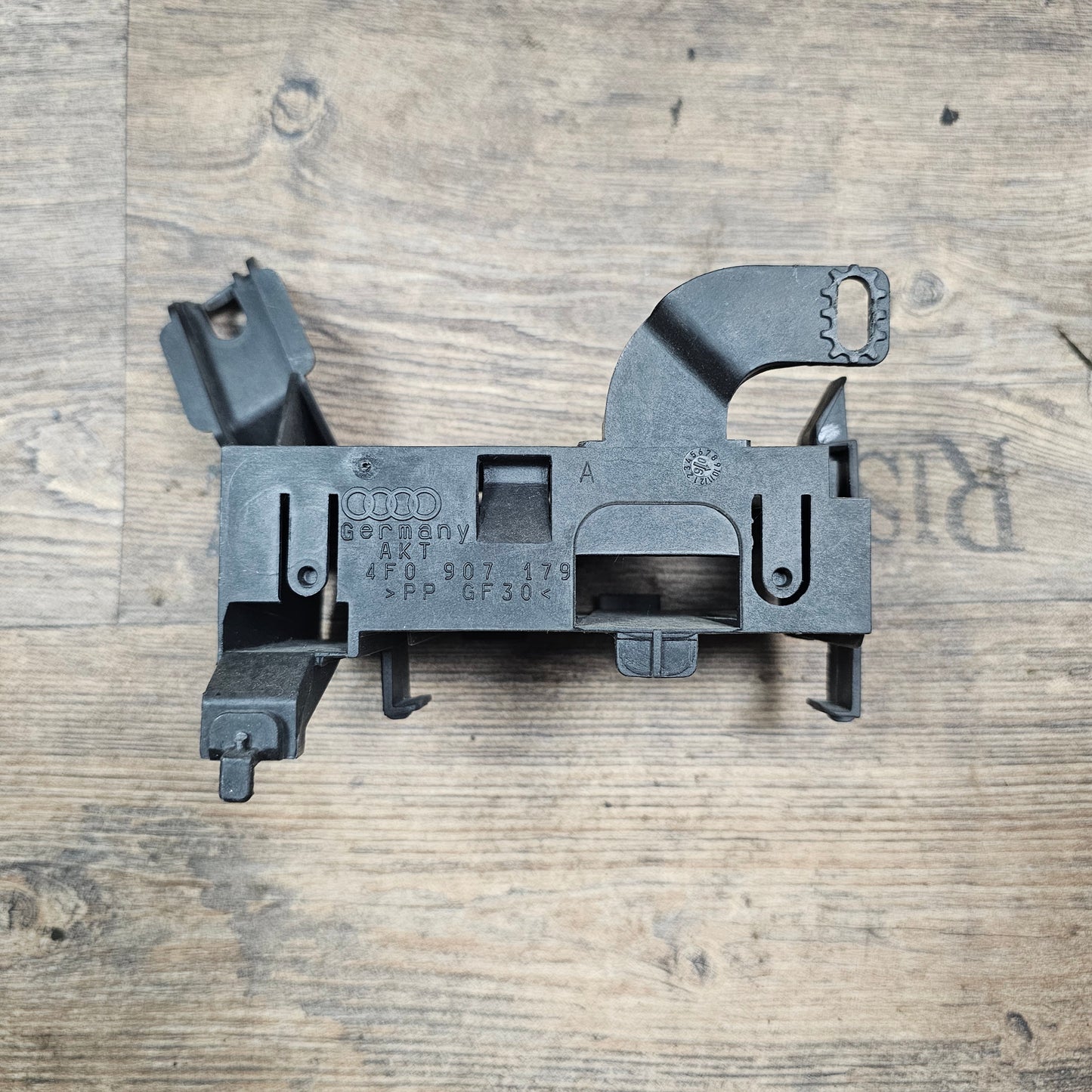 Halterung für PDC Steuergerät / Einparkhilfe  Audi A6 4F C6 4F0 907 179 - gebraucht