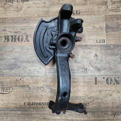 Achsschenkel vorne links Audi A4 B5 VW Passat 3B 3BG 8D0 407 257 N - gebraucht