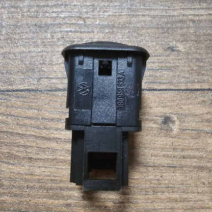 Elektrischer Entriegelungsknopf für Tankklappe VW Golf IV – 3B0 959 833 A