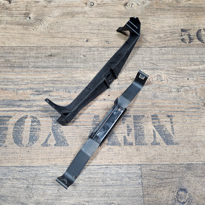 Audi VW Skoda Gehäuse Abdeckung Halter Motorsteuergerät 8D1907355B + 8E1907613D gebraucht