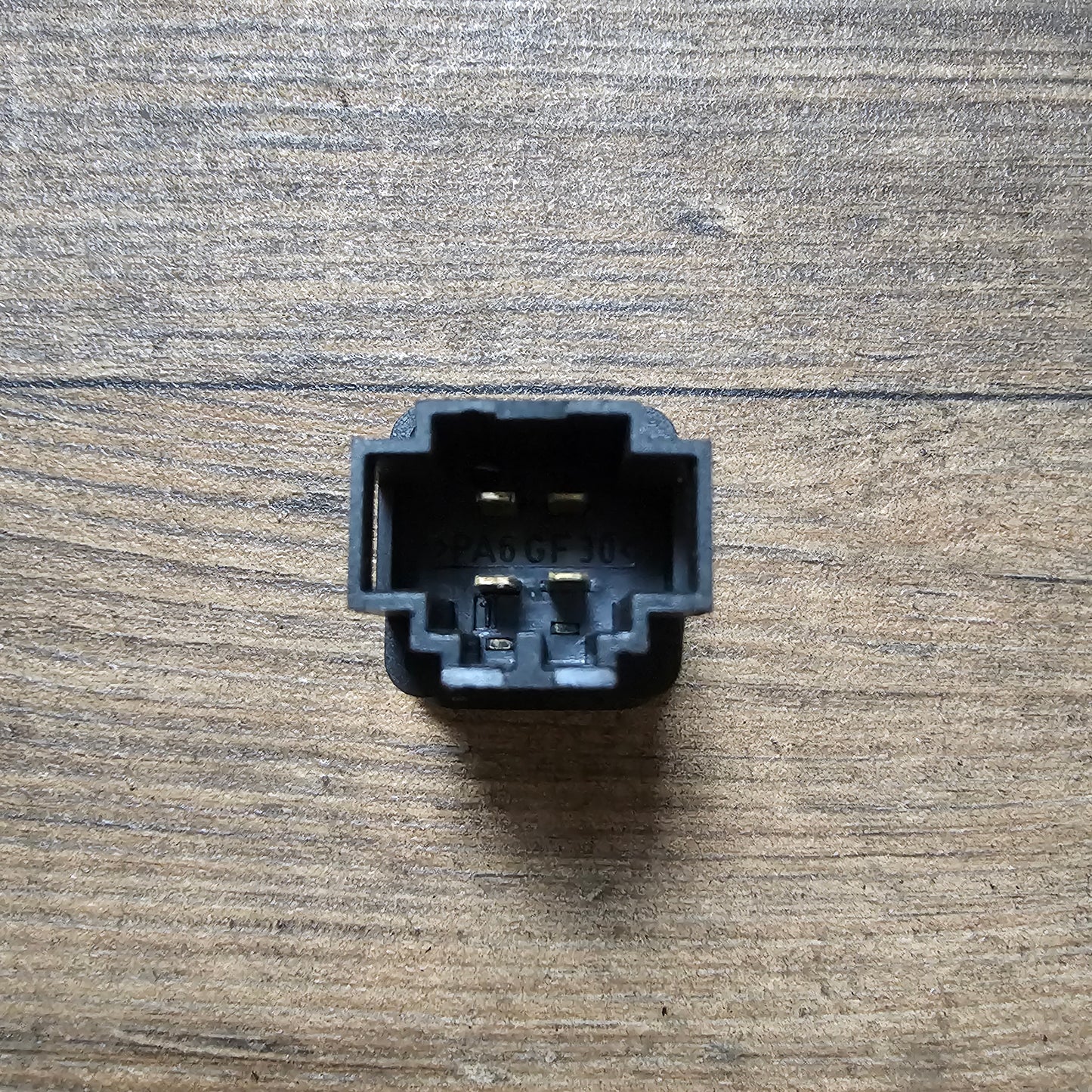 Elektrischer Entriegelungsknopf für Tankklappe VW Golf IV – 3B0 959 833 A
