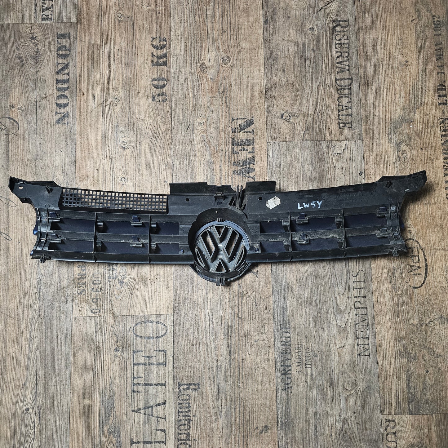 VW Golf IV Kühlergrill mit Emblem – Technoblau LW5Y – Originalteile 1J0 853 651 H / 1J0 853 655 G / 1J0 853 653 C