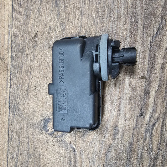 Stellmotor Leuchtweitenregulierung Audi/VW A2 A4 S4 RS4 B5 8E Q7 1J0941295F gebraucht