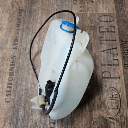 Wischwasserbehälter mit Pumpe VW Golf 3 – 1H0955453 – gebraucht
