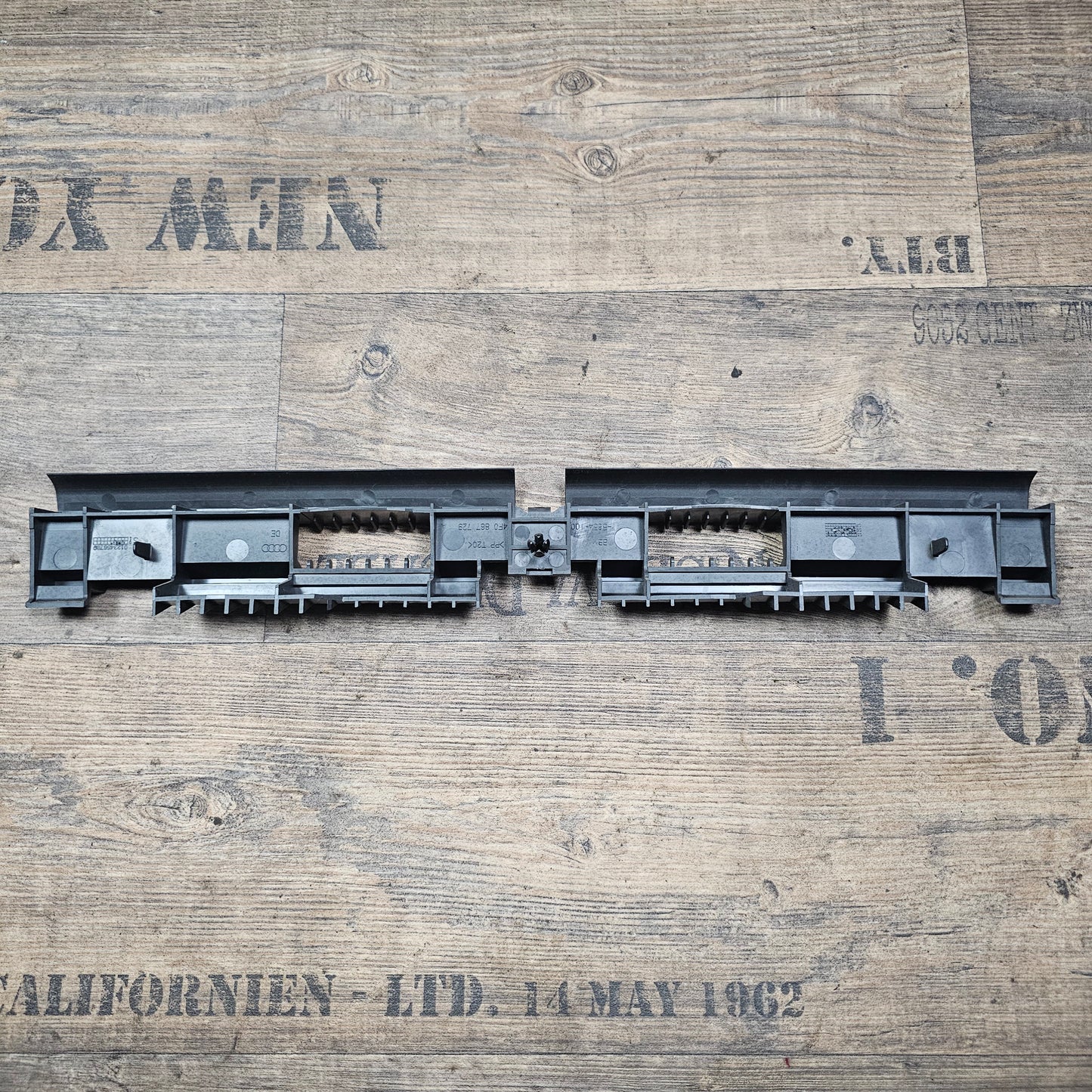 Innenhalterung Audi A6 4F C6 4F0 867 729 A - gebraucht